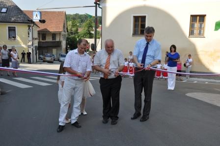 KNOBLEHARJEVO 2012 - Otvoritev ceste in pločnika do osnovne šole Frana Metelka 22